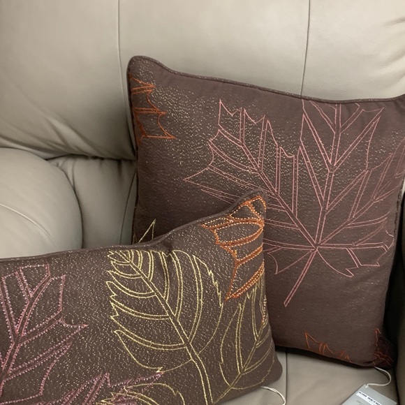 Kim Seybert Embroidered Leaves Throw Pillows Duck Feather Brown/Gold NWT S/2 - Picture 10 of 10